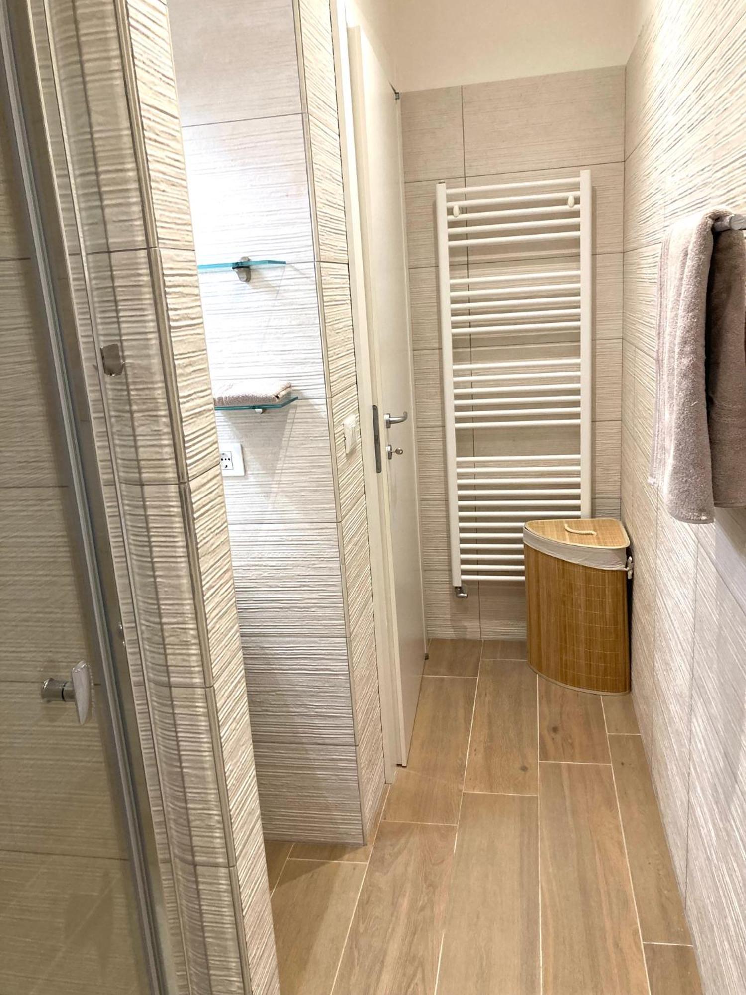 Casa Cereria - Apartment With Parking Trieste Bagian luar foto